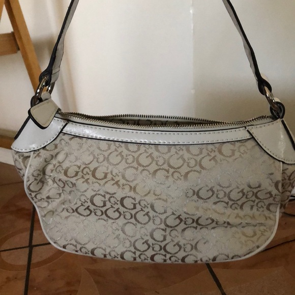 Guess small purse - Picture 2 of 4